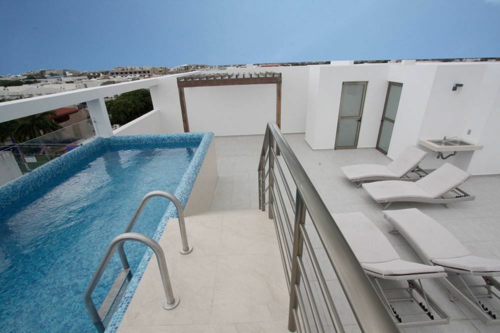 Downtown - Menesse 25/26 * Playa del Carmen